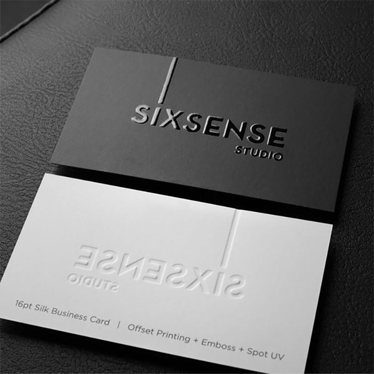 طباعة كرت شخصي  UV spot  أحرف بارزة
